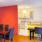 2 Chambres, Balcon, Parking Gratuit - Wifi