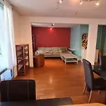 2 Chambres, Balcon, Parking Gratuit - Wifi