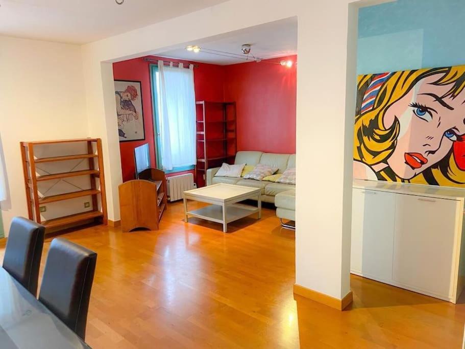 2 Chambres, Balcon, Parking Gratuit - Wifi