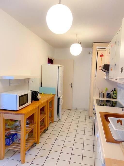 2 Chambres, Balcon, Parking Gratuit - Wifi *