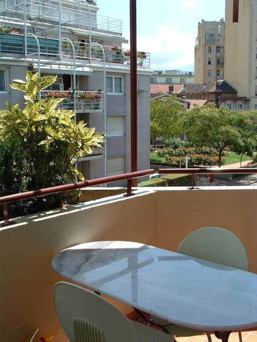 Appartement 2 Chambres, Balcon, Parking Gratuit - Wifi