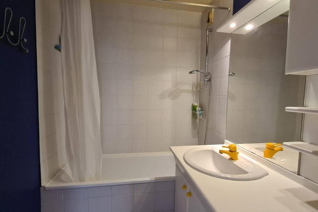 Appartement 2 Chambres, Balcon, Parking Gratuit - Wifi Grenoble