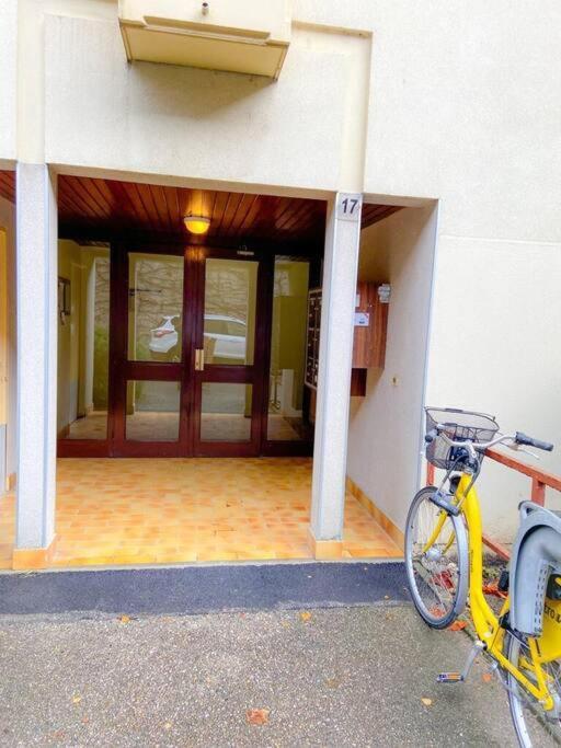2 Chambres, Balcon, Parking Gratuit - Wifi
