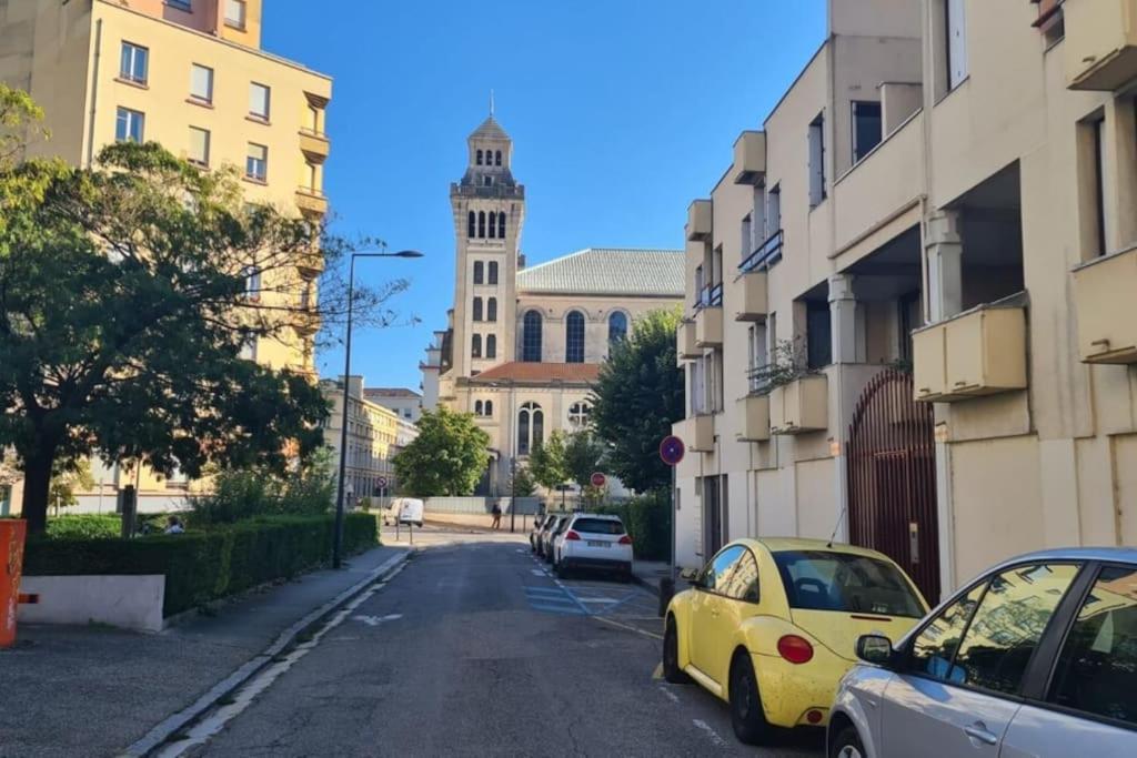 2 Chambres, Balcon, Parking Gratuit - Wifi Appartement *