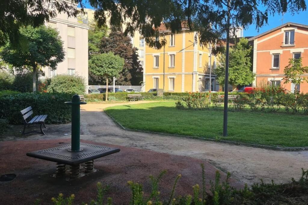 2 Chambres, Balcon, Parking Gratuit - Wifi Appartement Grenoble